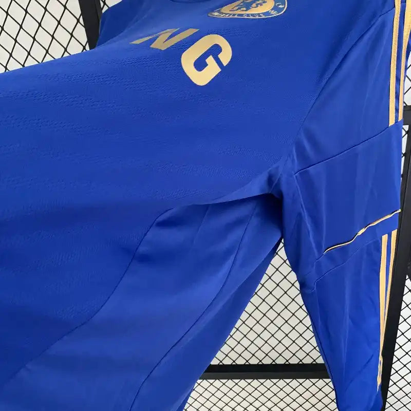https://cdn.shopify.com/s/files/1/0911/7686/1985/files/Retro-2012-13-Chelsea-Long-Sleeved-Soccer-Jersey-Home-2.webp?v=1759595120