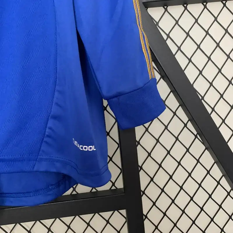 https://cdn.shopify.com/s/files/1/0911/7686/1985/files/Retro-2012-13-Chelsea-Long-Sleeved-Soccer-Jersey-Home-8.webp?v=1759595120
